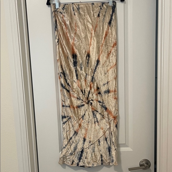 EUC! Free People Tie-Dye Velour MIDI skirt, Size Small - Picture 5 of 5